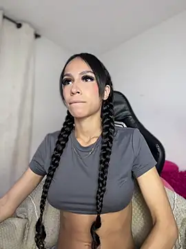 Snapshot of Miaa_love6969 chatting on February 11, 11:54 pm Miaa love6969 online show from February 11, 11:54 pm