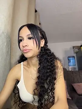 Snapshot of Miaa_love6969 chatting on May 4, 2:18 am Miaa love6969 online show from May 4, 2:18 am