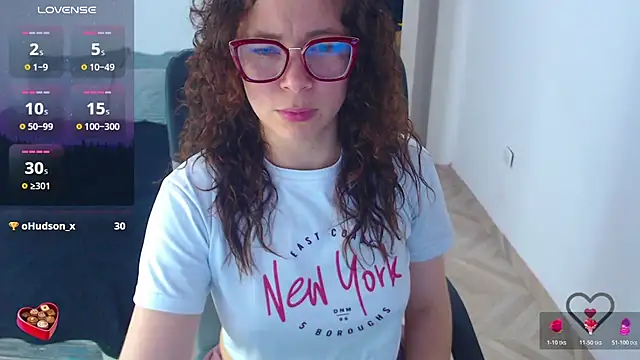 Snapshot of SharonR1 chatting on May 23, 11:42 pm SharonR1 online show from May 23, 11:42 pm