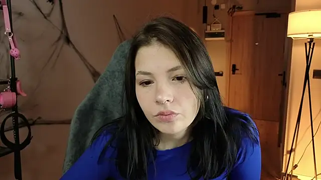 AnnaTrueno online show from November 5, 6:30 pm