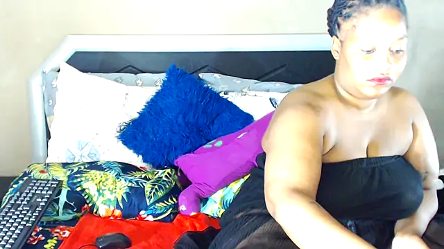 Snapshot of Bulkyyass chatting on January 19, 7:04 pm Bulkyyass online show from January 19, 7:04 pm