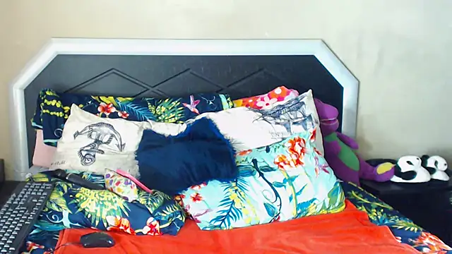 Snapshot of Bulkyyass chatting on October 23, 5:29 am Bulkyyass online show from October 23, 5:29 am