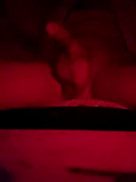 Snapshot of daaavi30d27 chatting on December 22, 6:05 pm daaavi30d27 online show from December 22, 6:05 pm