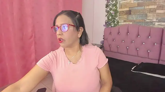 Snapshot of elizabeth_mature23 chatting on December 13, 1:01 pm elizabeth mature23 online show from December 13, 1:01 pm