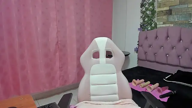 Snapshot of elizabeth_mature23 chatting on January 8, 1:31 pm elizabeth mature23 online show from January 8, 1:31 pm