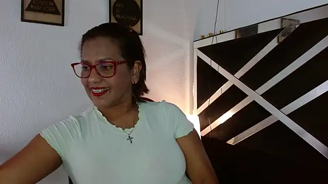 Snapshot of elizabeth_mature23 chatting on September 9, 12:37 pm elizabeth mature23 online show from September 9, 12:37 pm