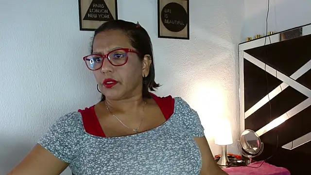 Snapshot of elizabeth_mature23 chatting on October 12, 4:06 pm elizabeth mature23 online show from October 12, 4:06 pm