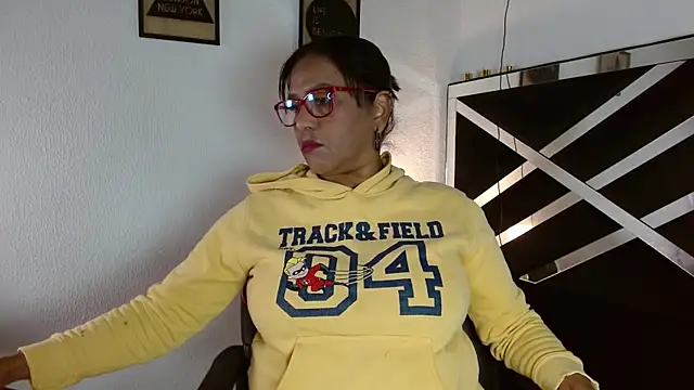 Snapshot of elizabeth_mature23 chatting on October 23, 12:59 pm elizabeth mature23 online show from October 23, 12:59 pm