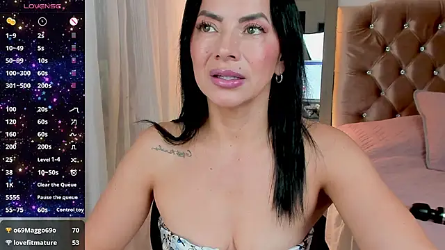 veronika naughty online show from December 10, 5:33 pm