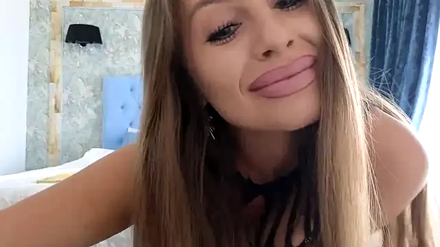 Snapshot of Blanca1 chatting on October 1, 8:31 am Blanca1 online show from October 1, 8:31 am