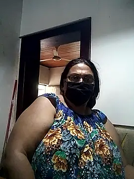 Snapshot of FemMom chatting on September 24, 6:50 am FemMom online show from September 24, 6:50 am