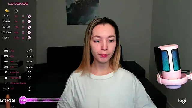 MiaThaine online show from December 4, 8:51 pm