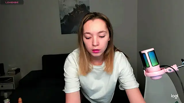 MiaThaine online show from December 5, 3:15 am