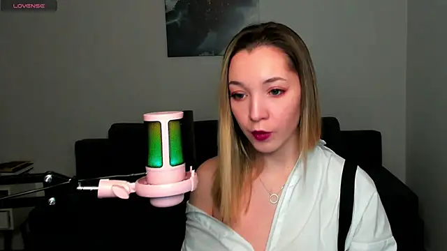 MiaThaine online show from December 29, 11:08 pm