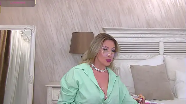 JuliaEyrie online show from July 22, 5:32 am
