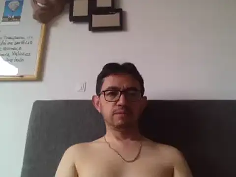 Diptongo online show from February 26, 9:05 pm