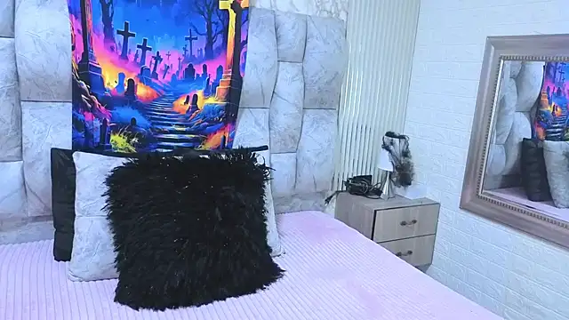 charlotte  G online show from October 12, 12:37 pm