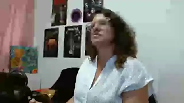 charlotte  G online show from December 22, 6:49 pm