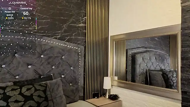 charlotte  G online show from January 14, 10:32 am