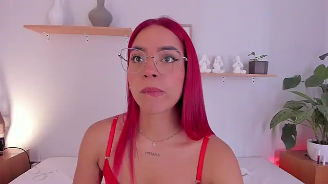 Scarlett Morgan  online show from March 1, 8:10 pm