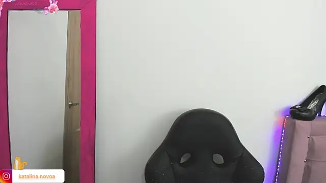 Snapshot of Katalina_novoa chatting on February 1, 12:40 am Katalina novoa online show from February 1, 12:40 am