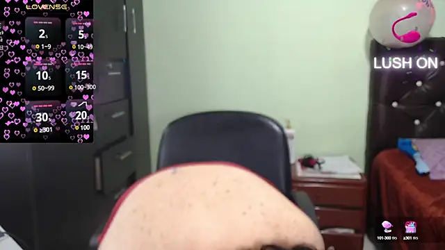 Snapshot of hairyglad69 chatting on March 1, 2:02 pm hairyglad69 online show from March 1, 2:02 pm