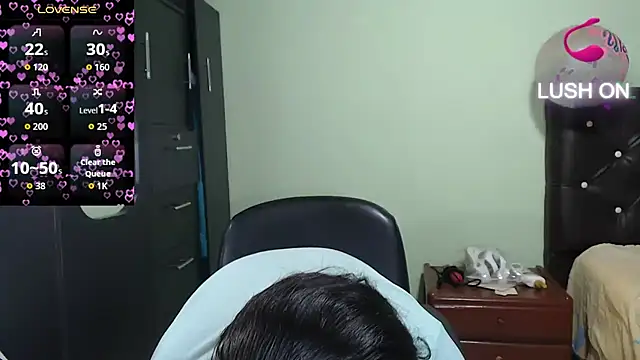 Snapshot of hairyglad69 chatting on September 19, 2:18 pm hairyglad69 online show from September 19, 2:18 pm