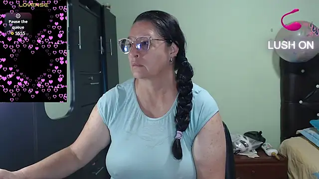 Snapshot of hairyglad69 chatting on October 18, 1:56 pm hairyglad69 online show from October 18, 1:56 pm