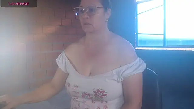 hairyglad69 online show from May 3, 12:11 pm