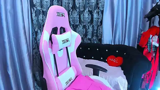 KamilaFoxy online show from March 22, 6:00 am