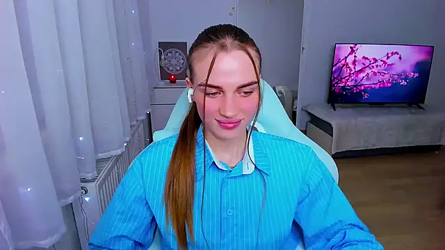 StellaLawless online show from December 13, 11:28 pm