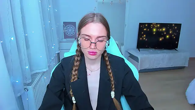 StellaLawless online show from December 16, 8:26 pm