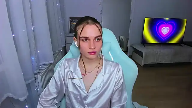 StellaLawless online show from December 19, 10:42 pm