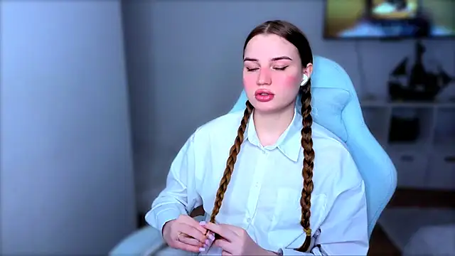 Snapshot of StellaLawless chatting on December 14, 10:42 am StellaLawless online show from December 14, 10:42 am