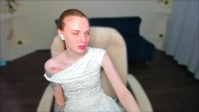 Snapshot of StellaLawless chatting on April 16, 11:07 pm StellaLawless online show from April 16, 11:07 pm