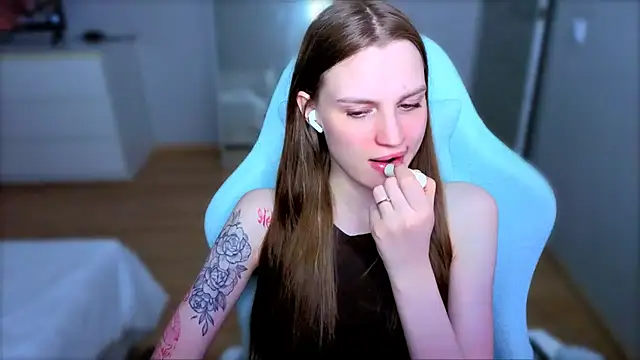 StellaLawless online show from May 10, 10:26 pm