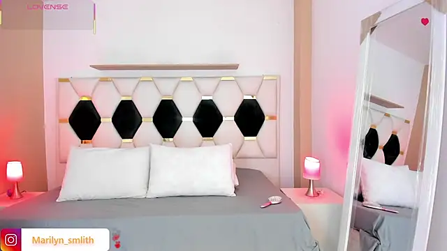 MarilynSmIith online show from March 26, 12:44 pm