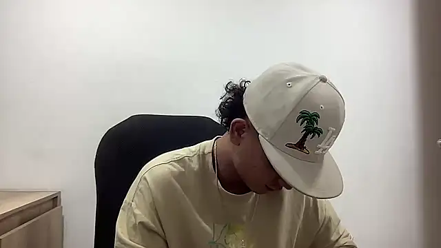 Snapshot of bob_petterson chatting on February 13, 11:56 pm bob petterson online show from February 13, 11:56 pm
