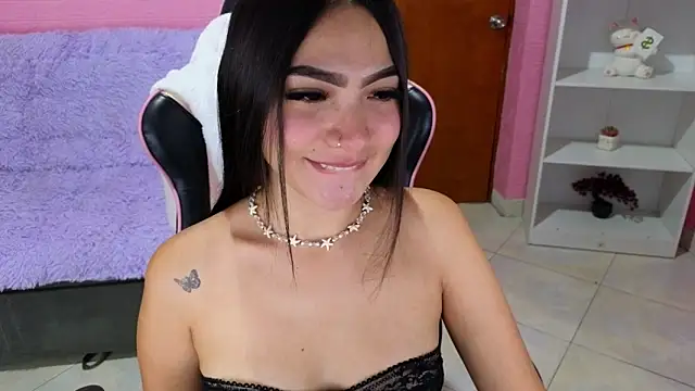 Snapshot of keity_moon chatting on March 21, 2:20 pm keity moon online show from March 21, 2:20 pm