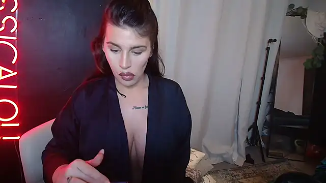Snapshot of Bustyjessicalouu chatting on March 5, 7:38 pm Bustyjessicalouu online show from March 5, 7:38 pm