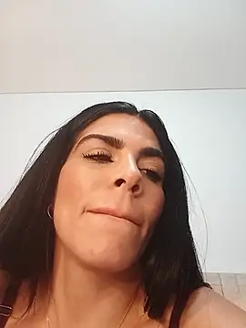 Snapshot of valecruz903 chatting on September 23, 6:00 pm valecruz903 online show from September 23, 6:00 pm