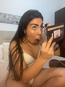 Snapshot of valecruz903 chatting on October 4, 7:45 pm valecruz903 online show from October 4, 7:45 pm