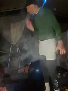 Snapshot of TheOnlyTwinTowers chatting on December 17, 8:34 am TheOnlyTwinTowers online show from December 17, 8:34 am