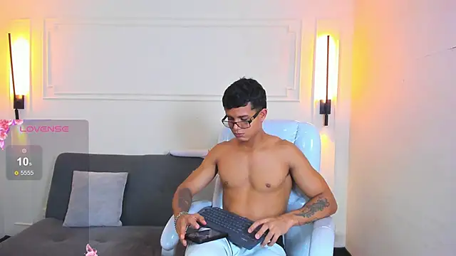 Paradise boy s online show from May 1, 2:43 pm