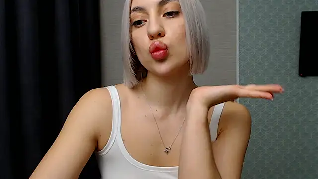 Snapshot of hot-sasha9 chatting on February 6, 4:36 pm hot-sasha9 online show from February 6, 4:36 pm