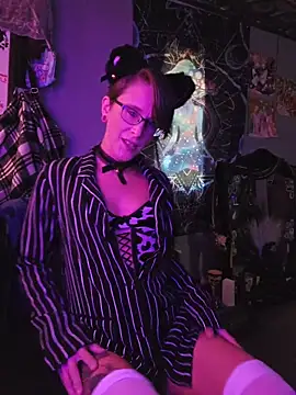 Snapshot of nephilaaranea chatting on April 6, 11:05 pm nephilaaranea online show from April 6, 11:05 pm