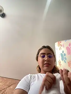 Miabonnett  online show from December 14, 5:03 pm