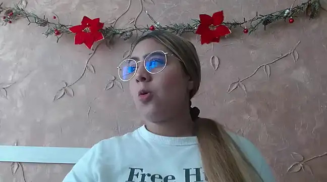 Miabonnett  online show from December 18, 2:06 pm