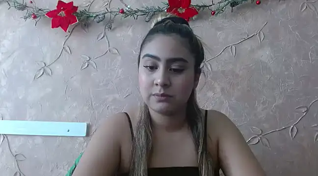 Miabonnett  online show from December 31, 2:25 pm