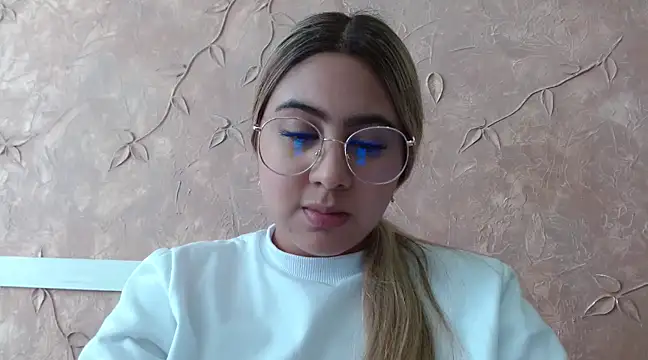 Miabonnett  online show from January 15, 4:11 pm